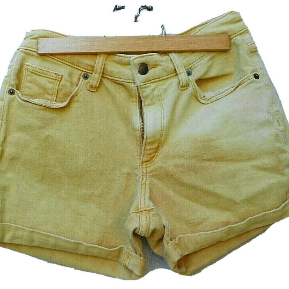 Universal Thread Womens High Rise Yellow Cuffed Denim Shorts Sz 4/27 Mom Jeans - Picture 1 of 3